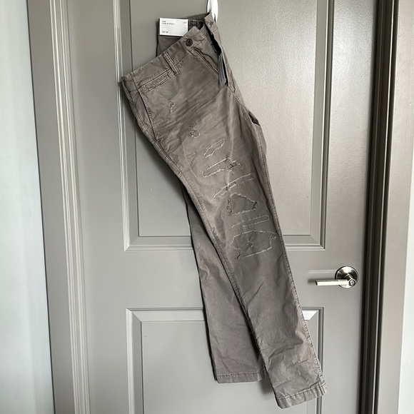 Slim Lived-in Khakis flex - Picture 1 of 4